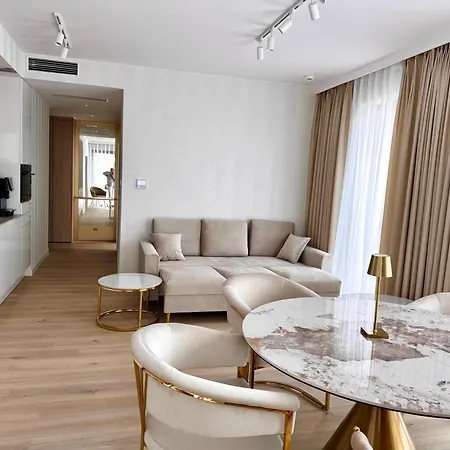 アパート Baltic Infinity Resort&spa Dworek ミエンジズドロイェ