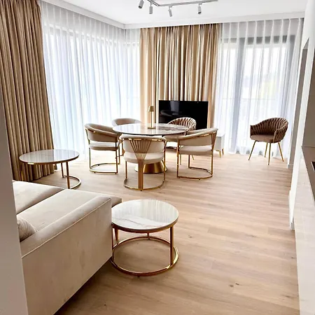 アパート Baltic Infinity Resort&spa Dworek ミエンジズドロイェ